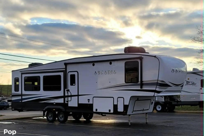 2022 Arcadia 3660RL