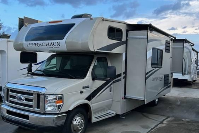 2021 Leprechaun 260DS