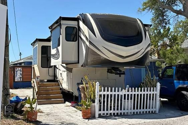 2019 Solitude 380FL