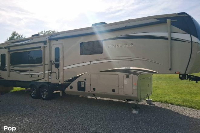 2023 Pinnacle 36FBTS