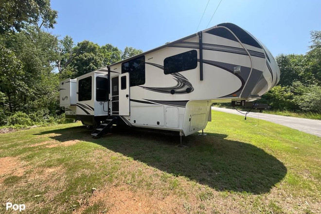 2022 Solitude 390RK-R