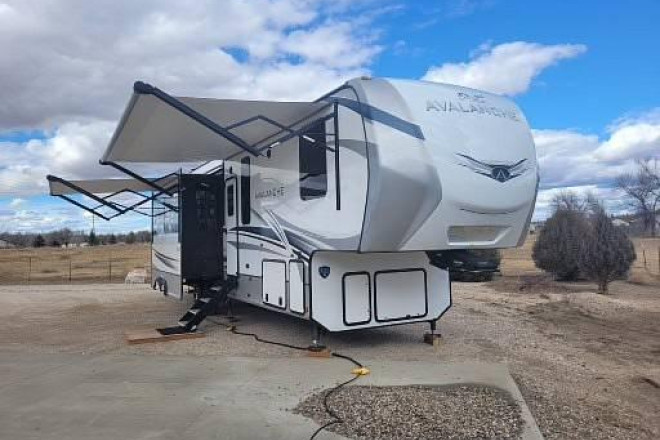 2022 Avalanche 390DS