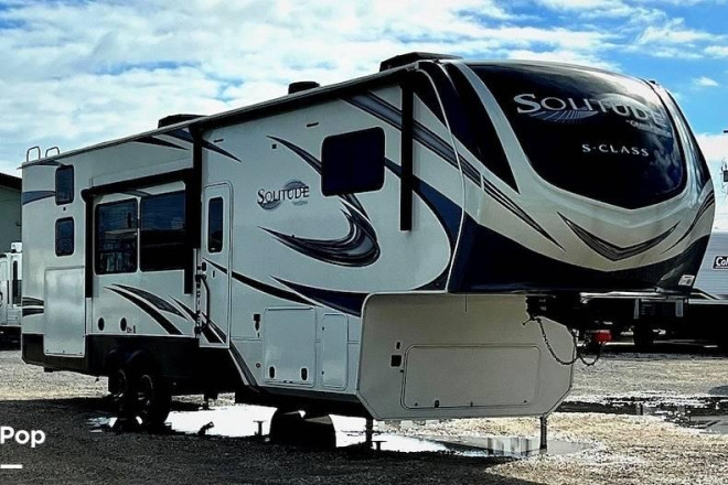 2022 Solitude 3950BH S-Class