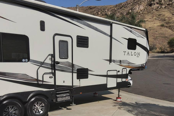 2019 Talon 320T