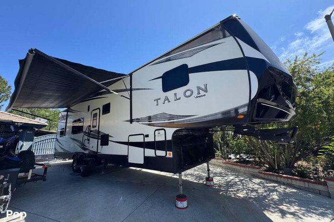 2019 Talon 320T