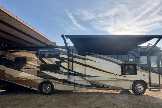 2014 Berkshire 390bh