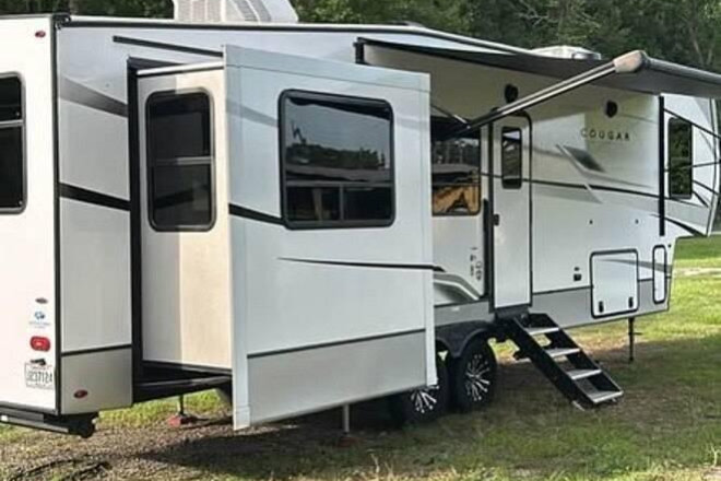 2023 Cougar 320 RDS