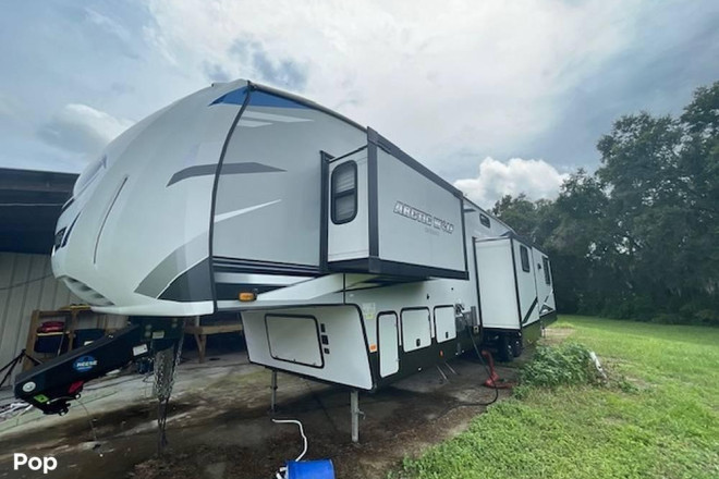 2022 Cherokee Arctic Wolf Series M-3660SUITE