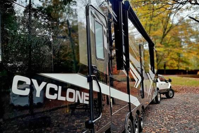 2024 Cyclone 4006