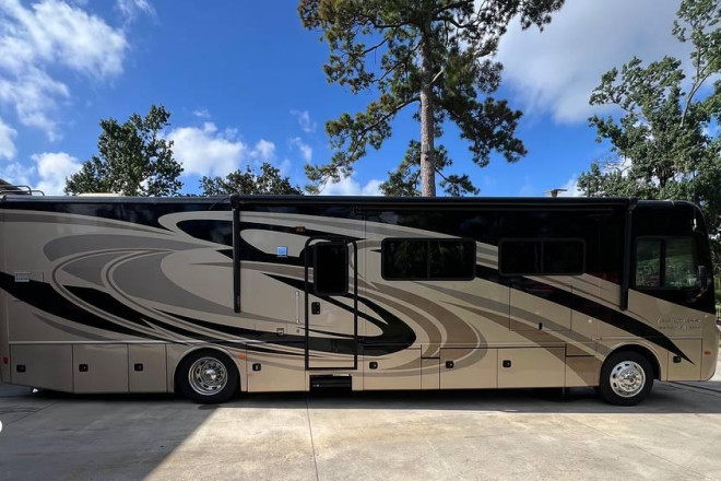 2015 Ambassador 38DBT
