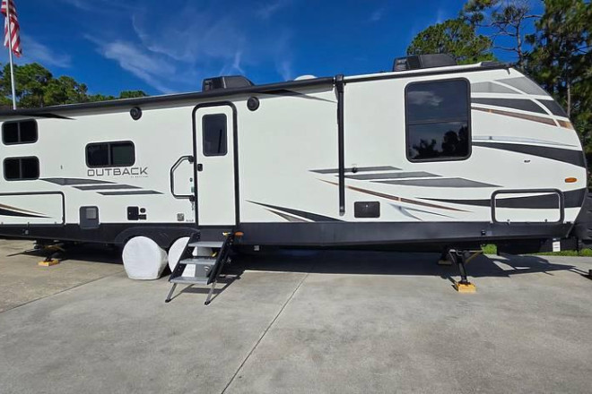 2021 Outback Ultra Lite 302 UBH