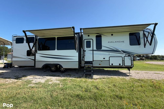 2022 Avalanche 390DS