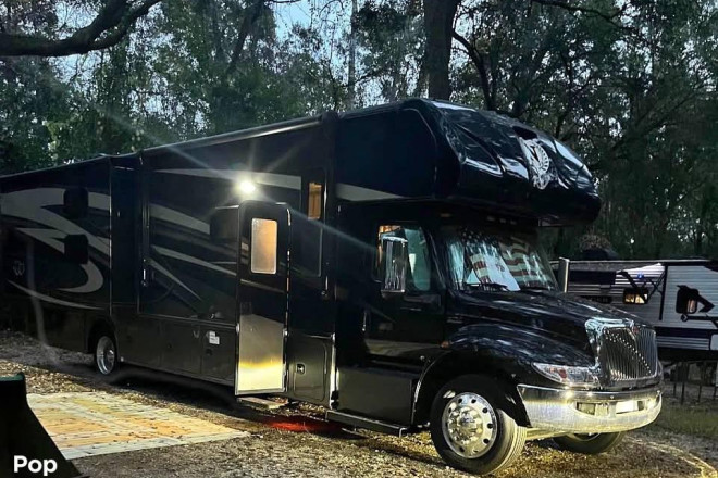 2023 Wraith 35W