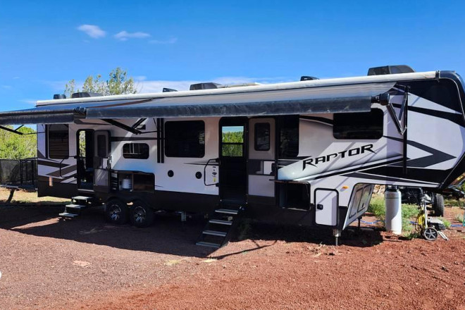 2022 Raptor 351