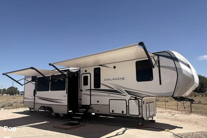 2022 Avalanche 390DS