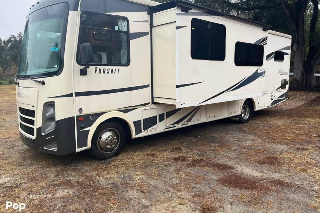 2019 Pursuit 31TS