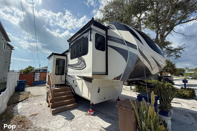 2019 Solitude 380FL