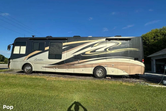 2011 Berkshire 390QS