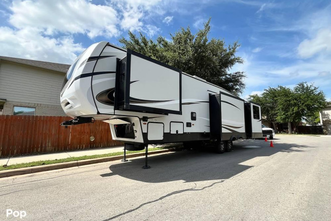 2022 Sprinter 3530DEN Limited