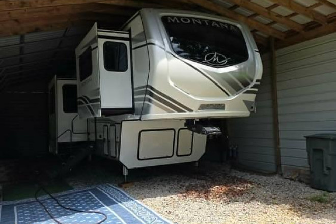 2022 Montana 3763BP