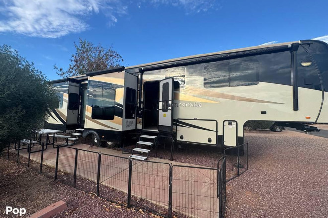 2017 Designer 39RE