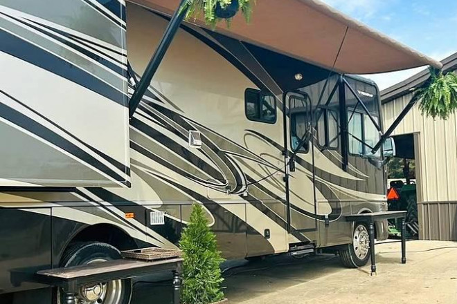 2010 Bounder 35H