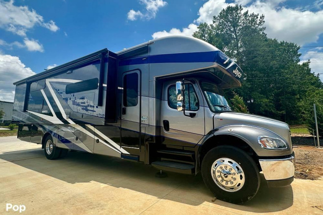 2023 Seneca 37L