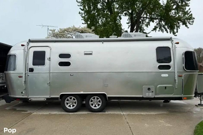 2024 Flying Cloud 25FB