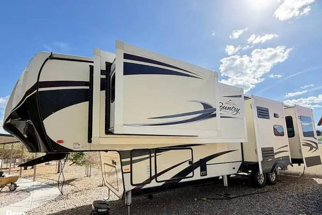 2018 Big Country 3965DSS