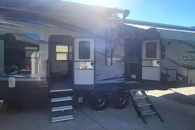 2017 Fuzion 369