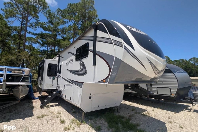 2022 Solitude S-Class 3950BH