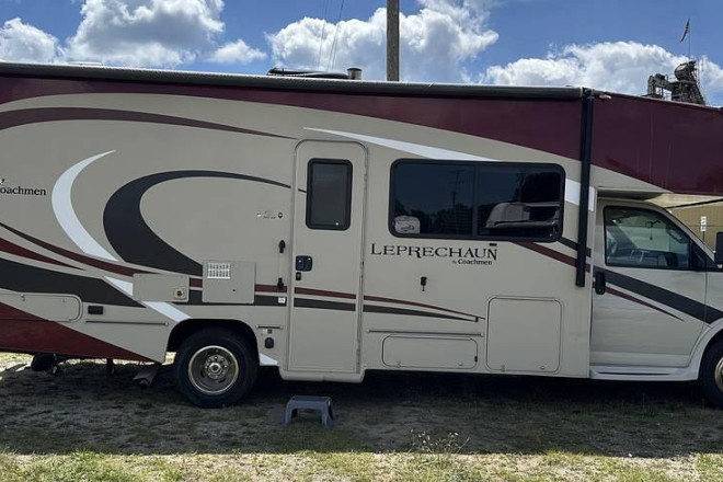 2020 Leprechaun 260DS