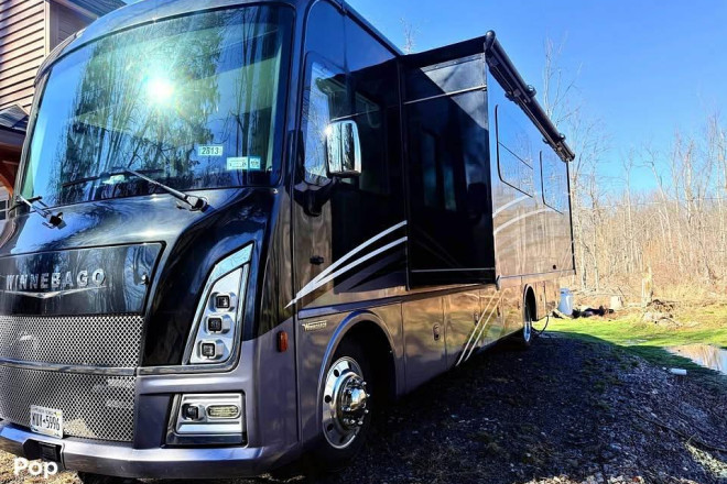 2023 Adventurer 34W