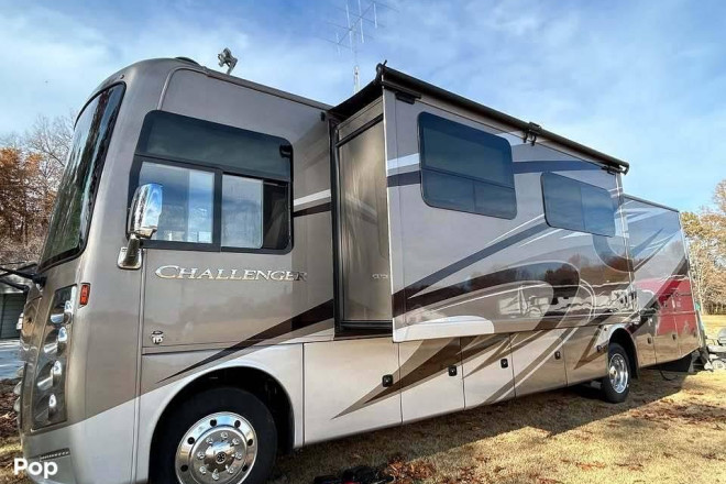 2020 Challenger 35MQ