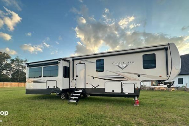 2022 Cedar Creek Champagne 38EL