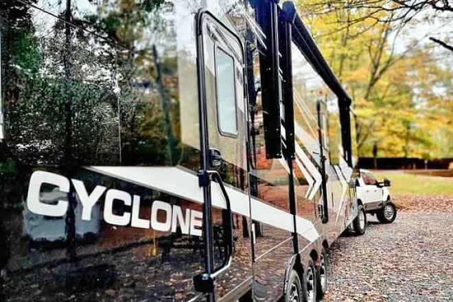 2024 Cyclone 4006