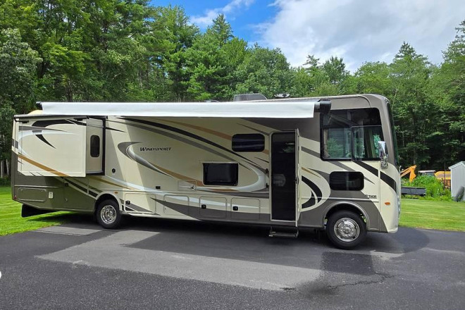 2019 Windsport 35M