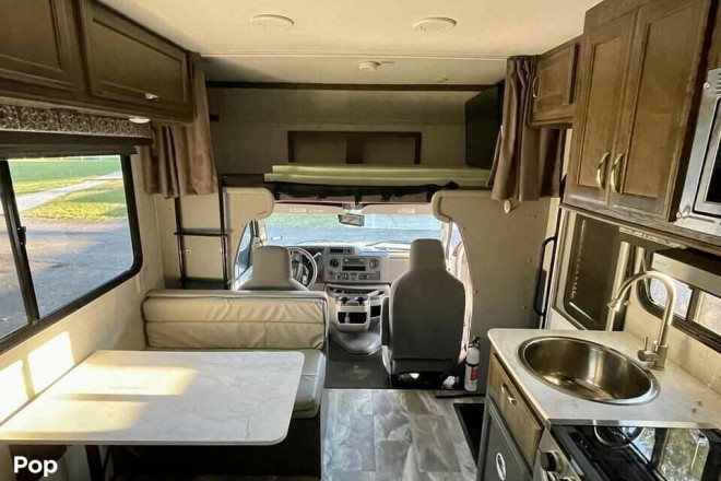 2023 Conquest 6237LE