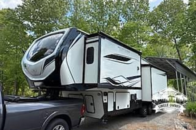 2023 Montana High Country 295RL