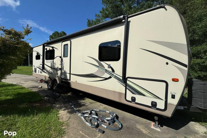 2018 Rockwood Ulta Lite 2902WS