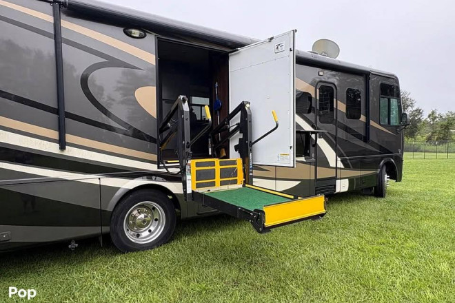2021 Bay Star 3811
