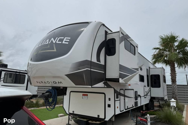2024 Paradigm 395DS