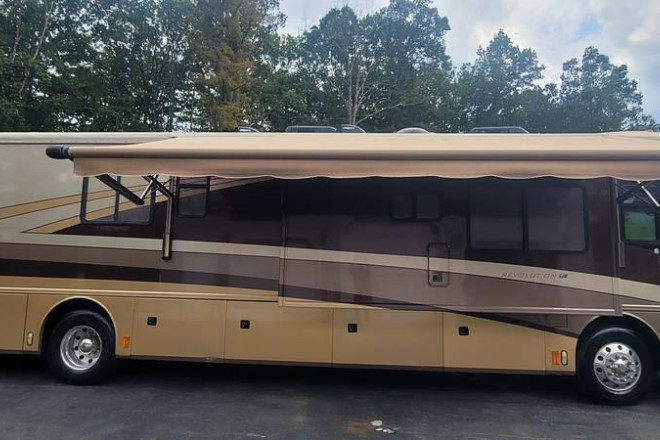 2005 Revolution LE 40E
