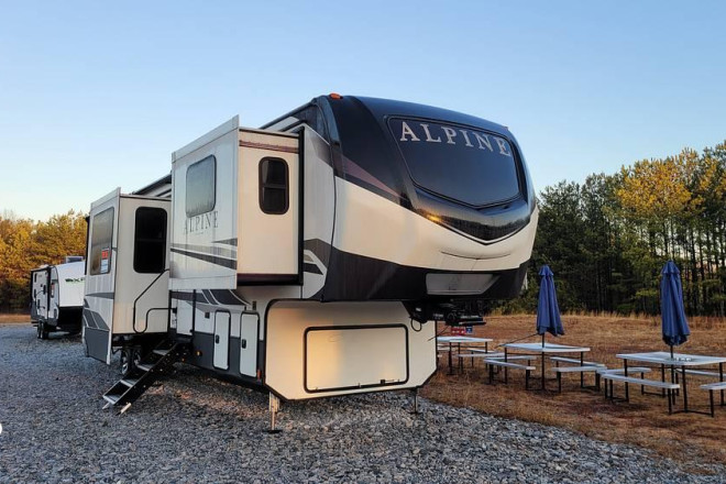 2021 Alpine 3700FL