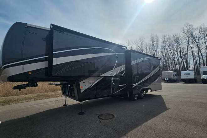 2025 Mobile Suites 36RSSB3