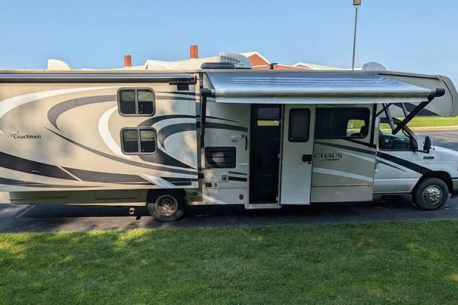 2021 Leprechaun M-300 BH Ford E450