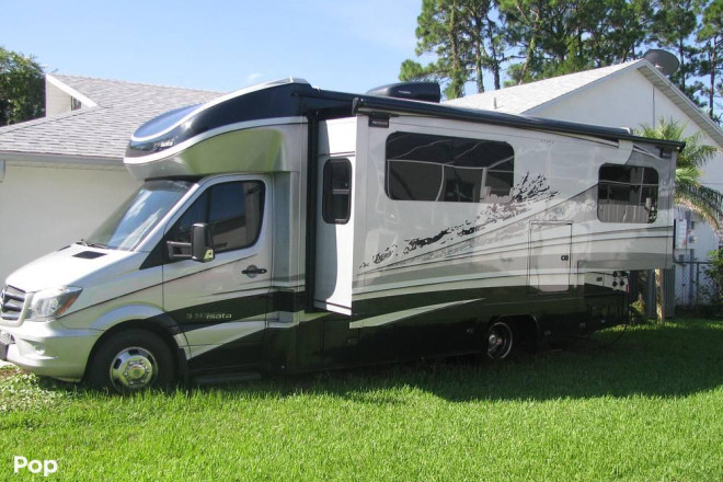 2018 Isata 3 Series 24FW