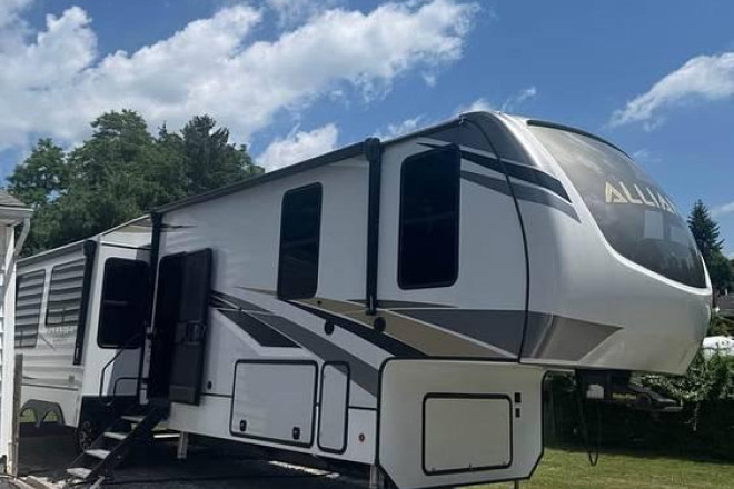 2021 Paradigm 372RK