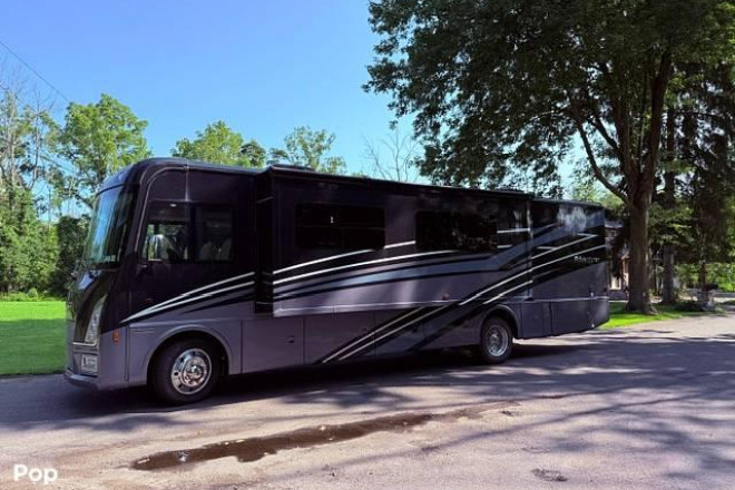 2023 Adventurer 34W