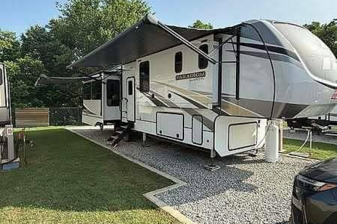 2021 Paradigm 370FB